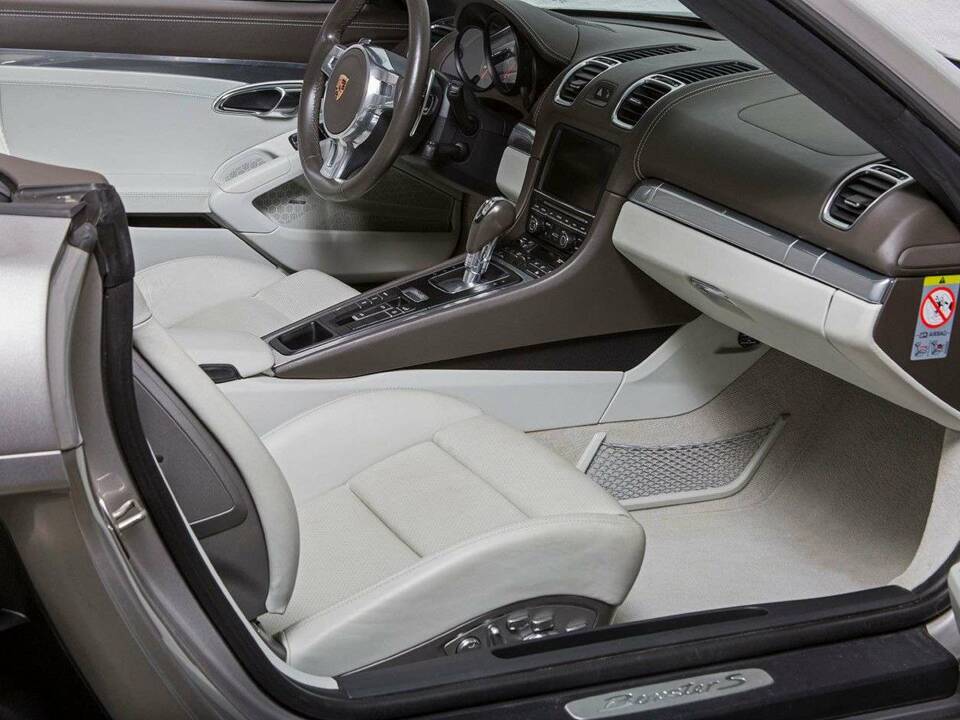 Image 27/32 of Porsche Boxster S (2012)