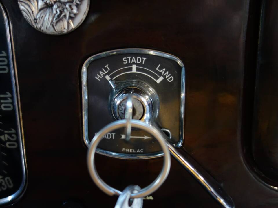 Image 20/43 of Citroën Traction Avant 7 C (1935)