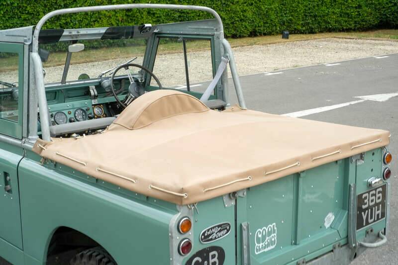 Image 45/50 of Land Rover 88 (1962)