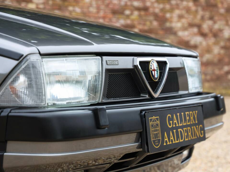 Image 35/50 of Alfa Romeo 75 3.0 V6 QV (1988)