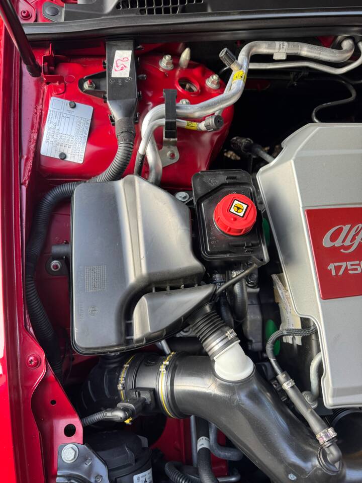 Imagen 16/18 de Alfa Romeo Spider 1.8 TBi (2010)