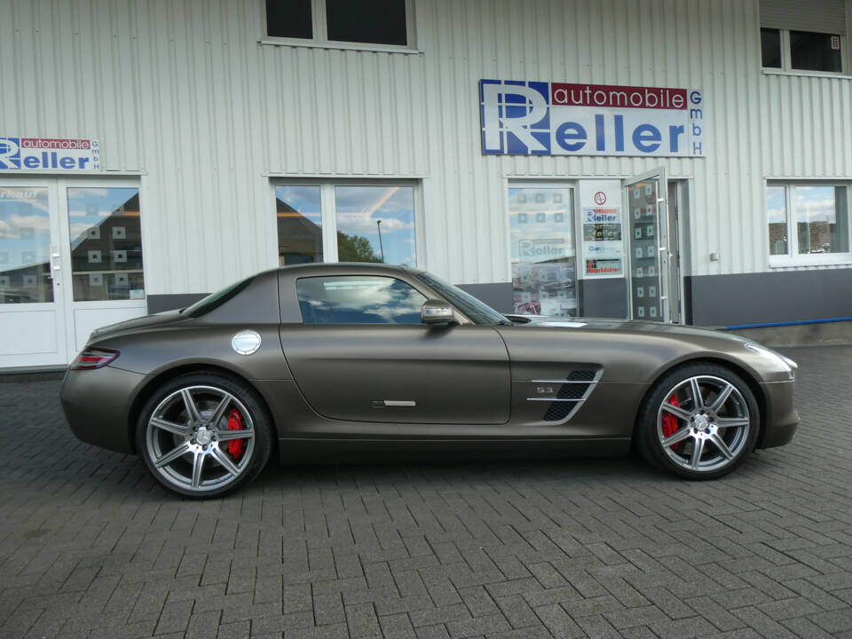 Image 7/15 of Mercedes-Benz SLS AMG (2012)