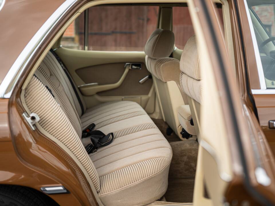 Image 39/81 of Mercedes-Benz 280 SE (1979)