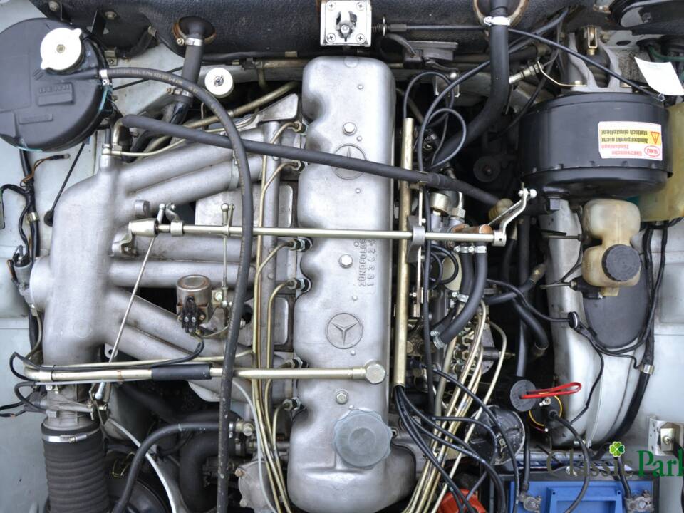 Image 15/50 of Mercedes-Benz 250 SL (1966)