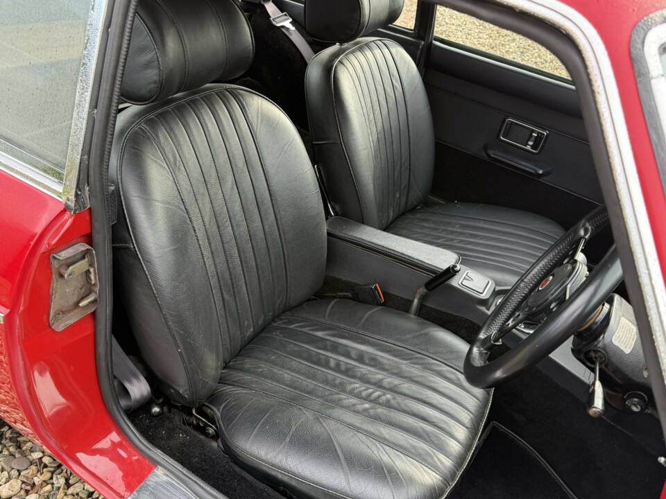 Image 12/15 of MG MGB GT V8 (1973)