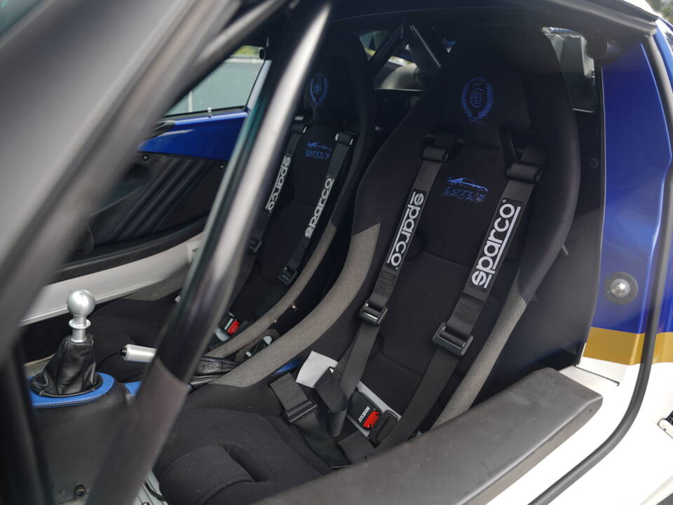 Image 30/50 of Lotus Exige S 240 (2008)