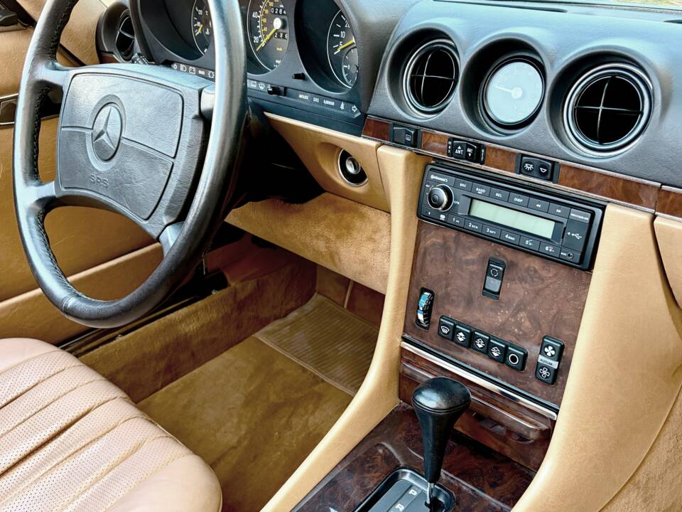 Immagine 18/20 di Mercedes-Benz 560 SL (1986)