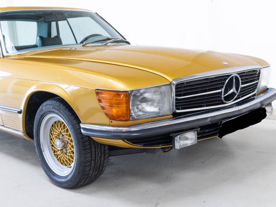Image 21/32 of Mercedes-Benz 350 SLC (1971)