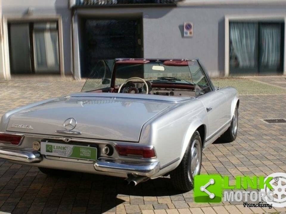 Immagine 6/50 di Mercedes-Benz 230 SL (1967)