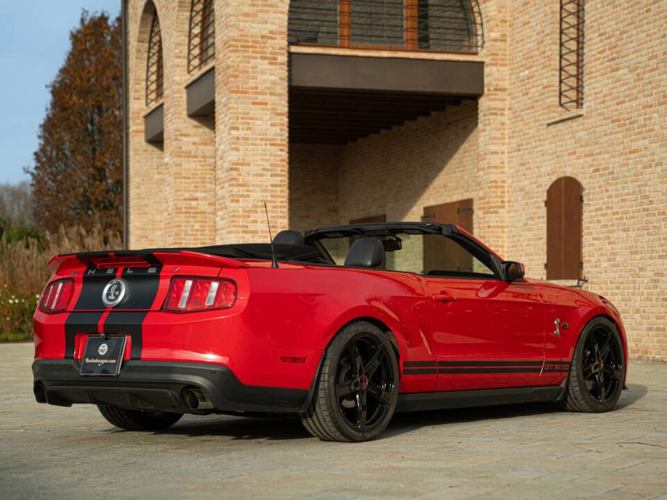 Image 13/50 of Ford Mustang Shelby GT 500 (2011)