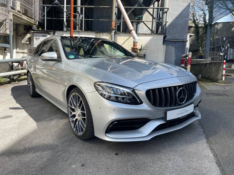 Image 1/26 of Mercedes-Benz C 63 AMG T (2020)