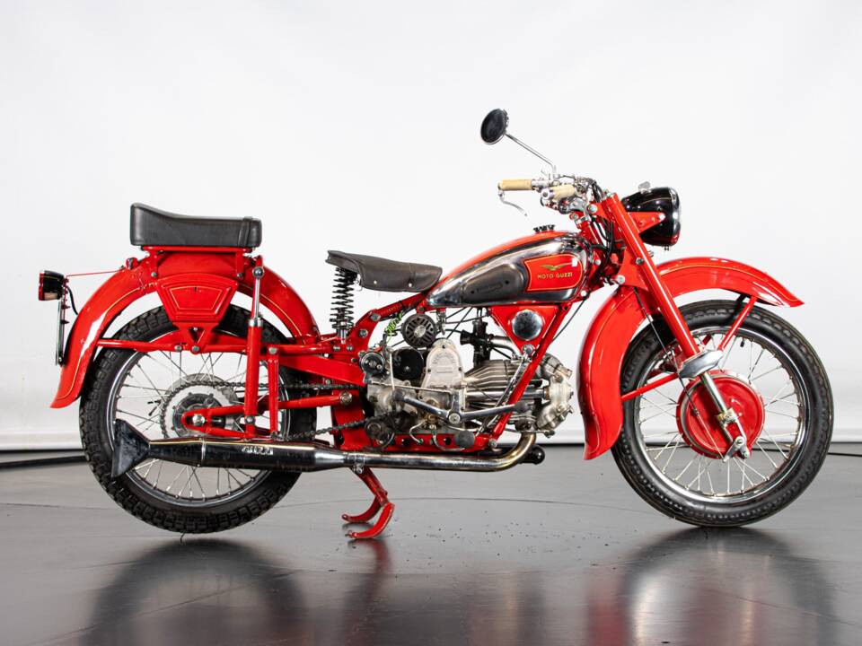 Immagine 5/50 di Moto Guzzi Astore (1952)