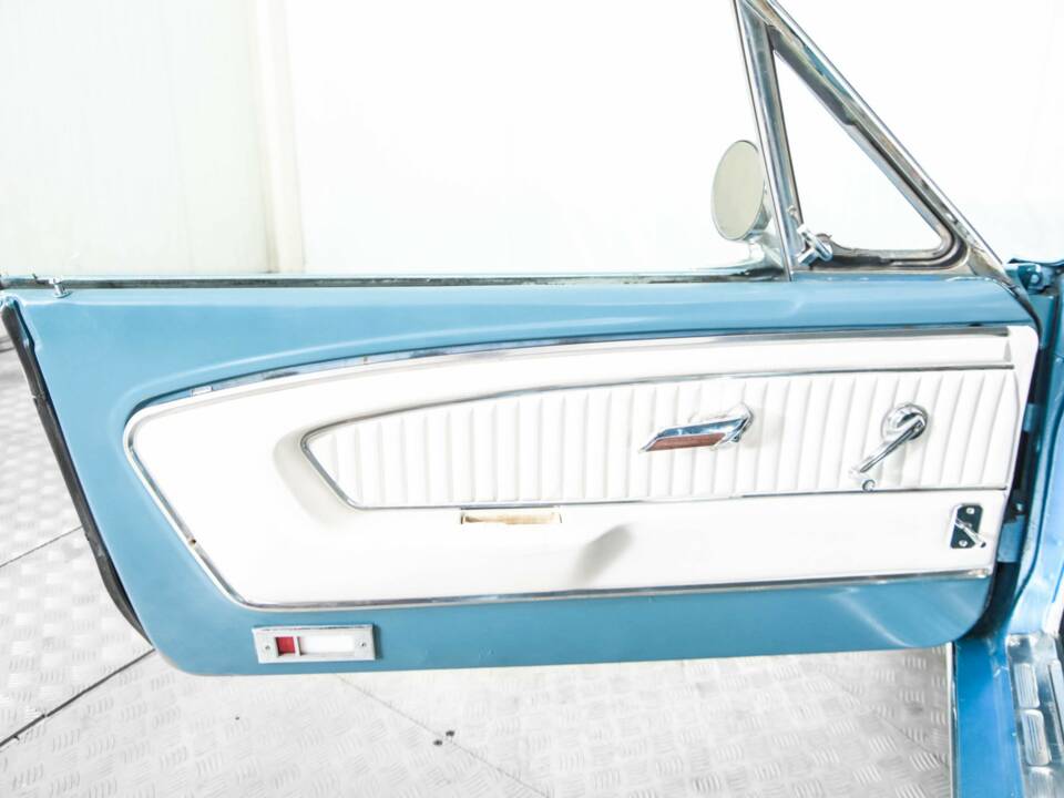 Image 31/50 of Ford Mustang 302 (1966)
