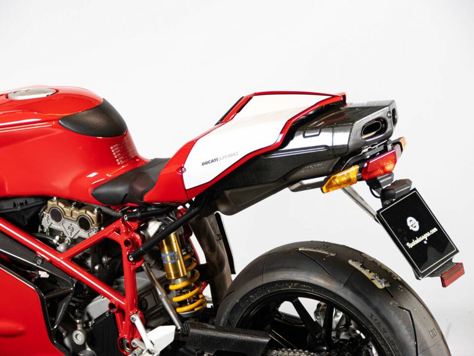 Image 15/50 of Ducati DUMMY (2004)