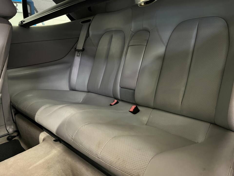 Image 11/17 of Mercedes-Benz CLK 320 (2001)
