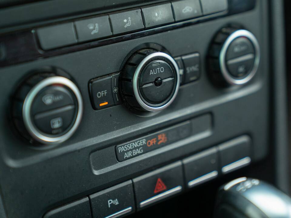 Image 47/50 of Volkswagen New Beetle 2.0 (2012)