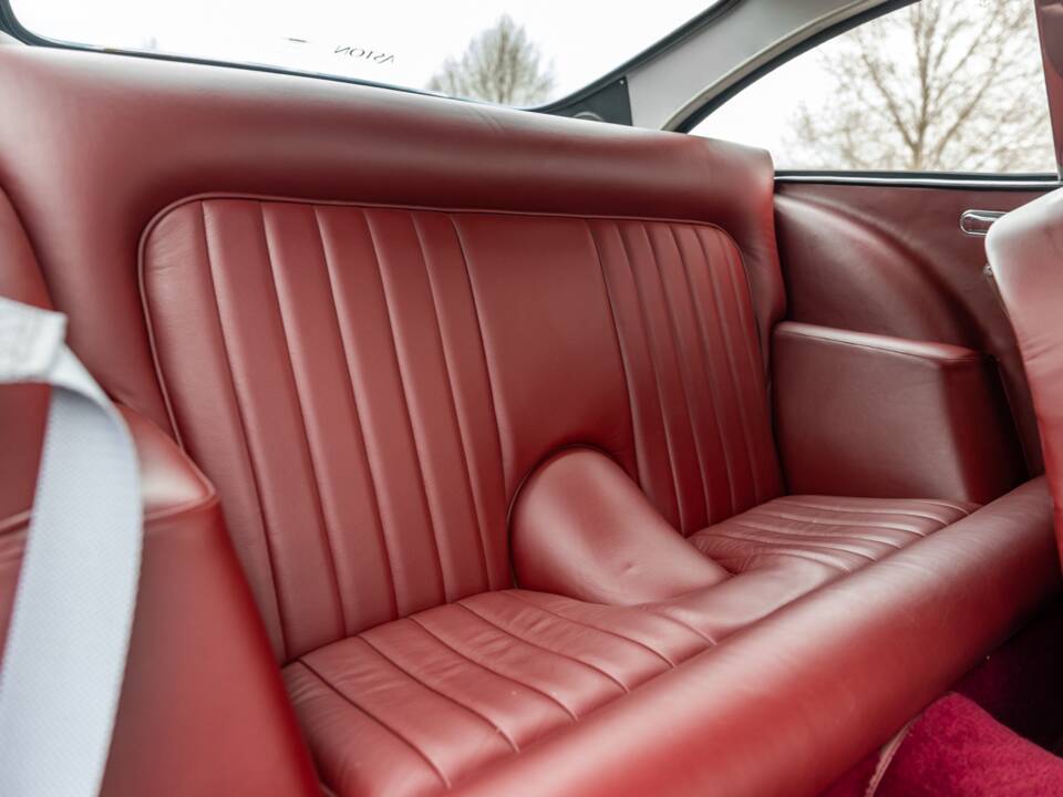 Immagine 8/74 di Aston Martin DB 5 Vantage (1964)