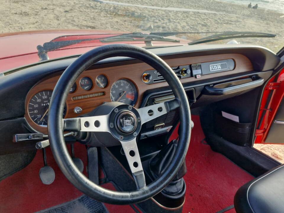 Image 4/5 de Lancia Fulvia Safari (1975)