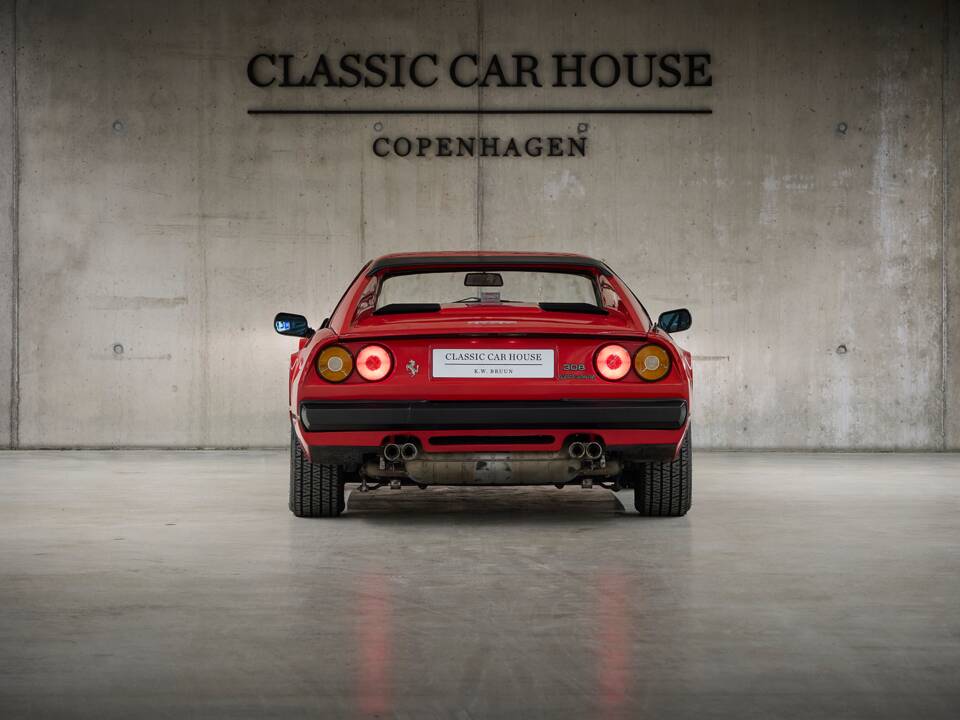 Image 32/97 of Ferrari 308 GTB Quattrovalvole (1983)