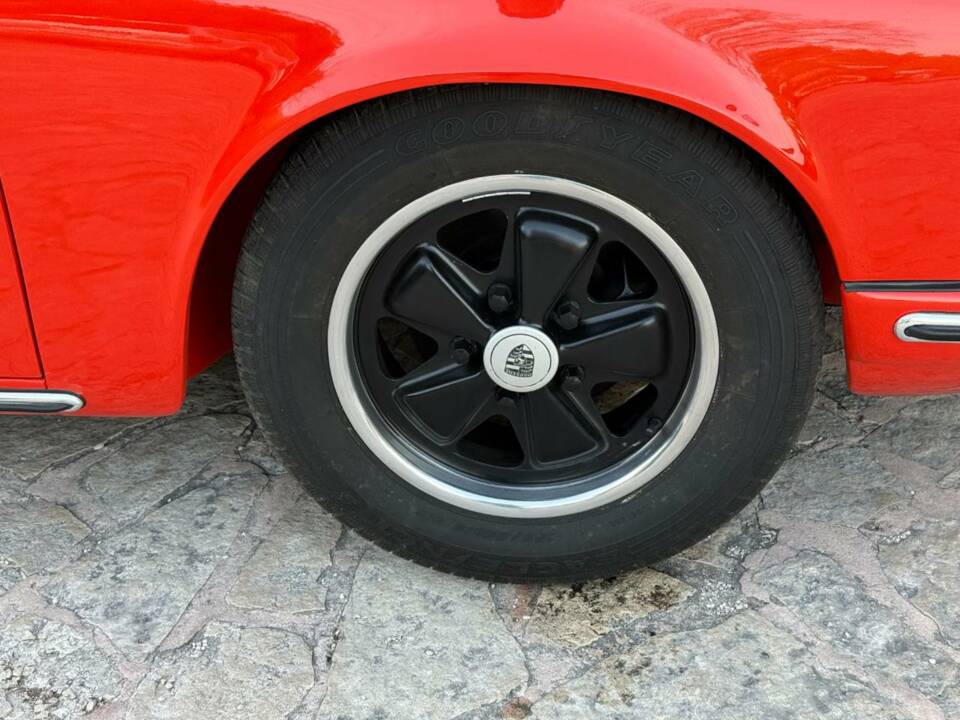 Image 23/32 of Porsche 911 2.0 T (1968)