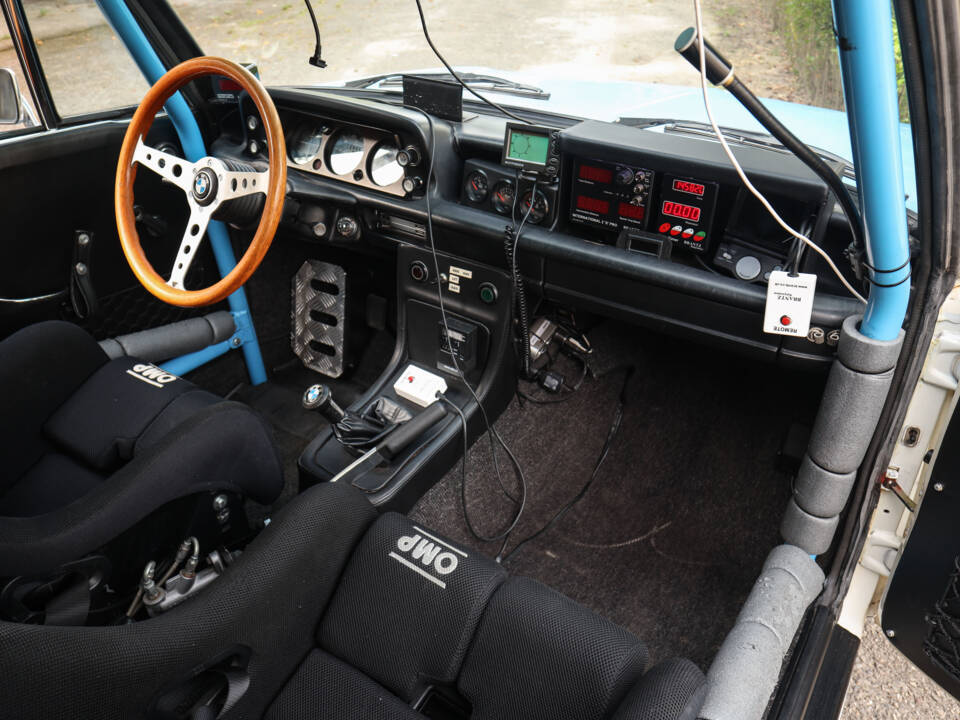 Image 12/80 de BMW 2002 (1975)