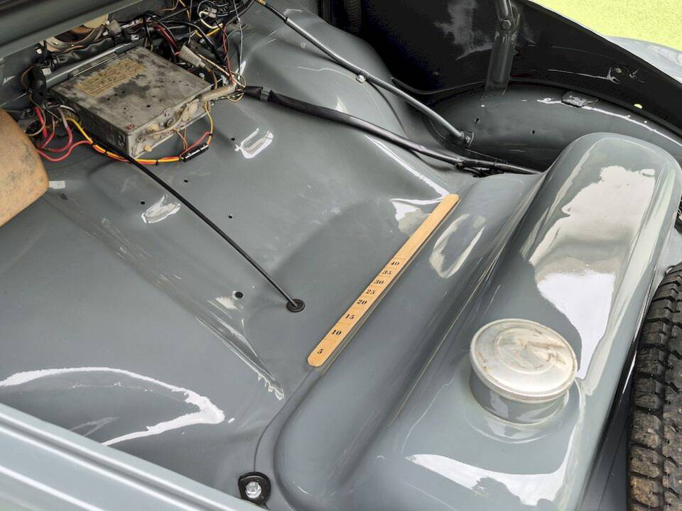 Image 42/52 of Volkswagen Beetle 1200 Standard "Oval" (1957)