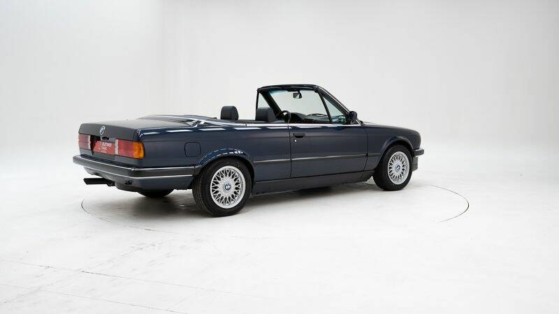 Immagine 2/15 di BMW 325i (1986)