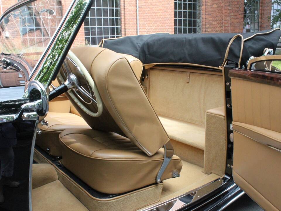 Image 13/39 de Mercedes-Benz 220 Cabriolet A (1953)