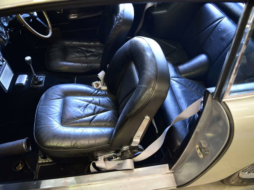 Bild 10/50 von Aston Martin DB 6 Vantage (1966)