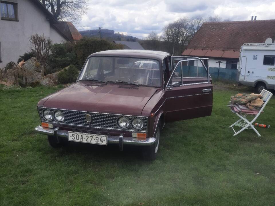 Image 10/17 of Lada 1500 (1974)