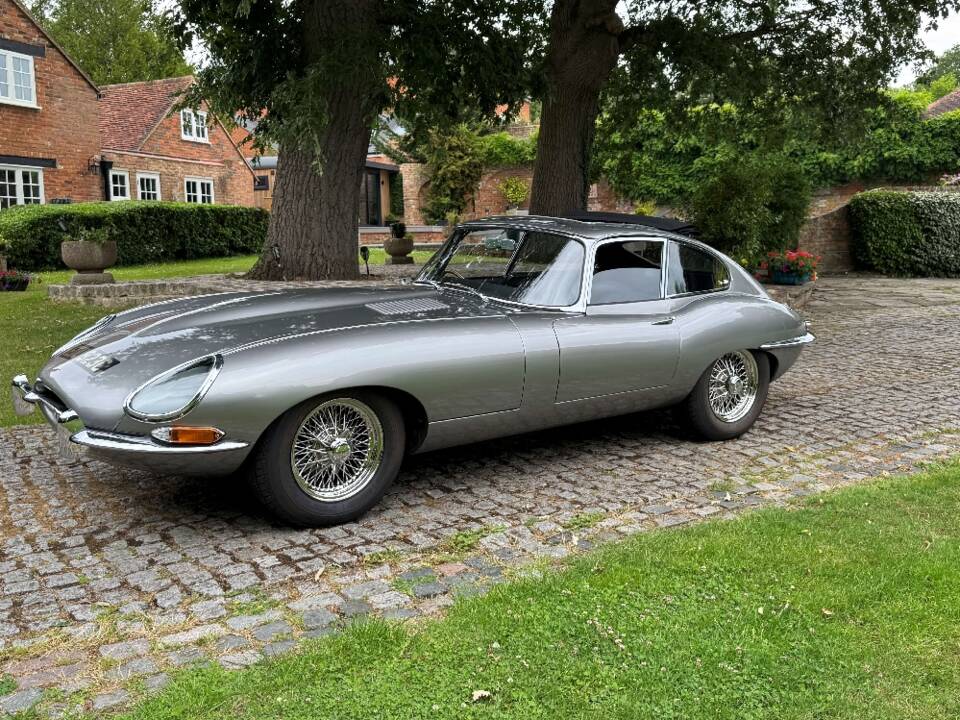 Image 3/30 de Jaguar Type E 4.2 (1965)