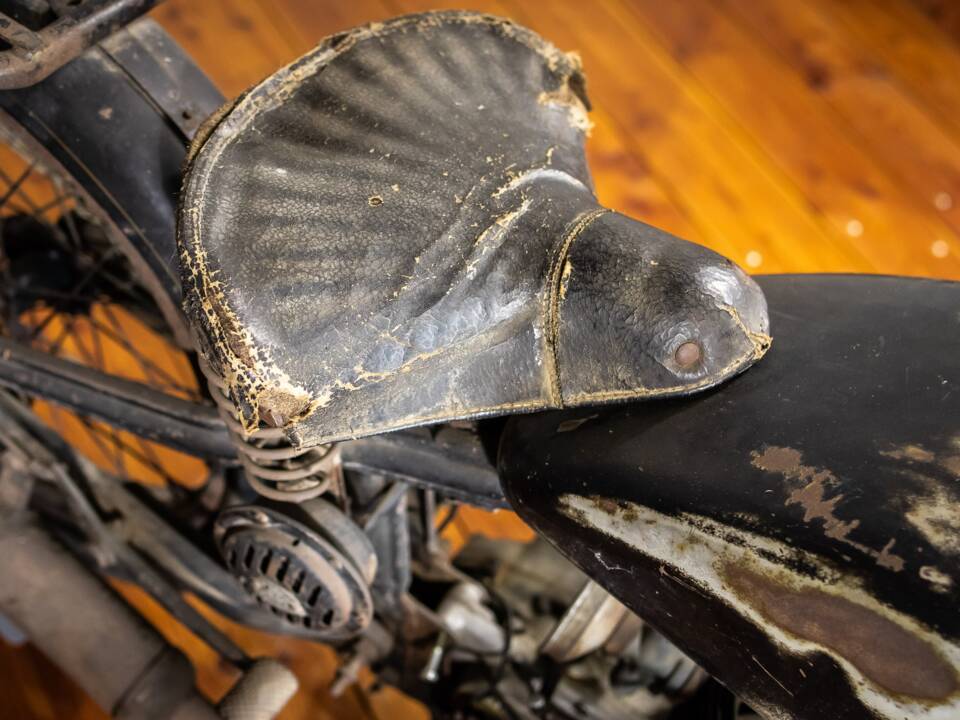 Image 6/17 of DKW RT 200 (1900)