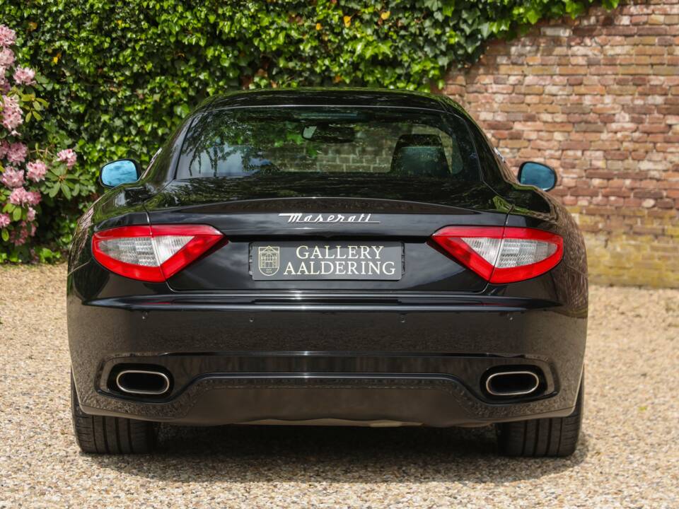Image 6/50 of Maserati GranTurismo S (2008)