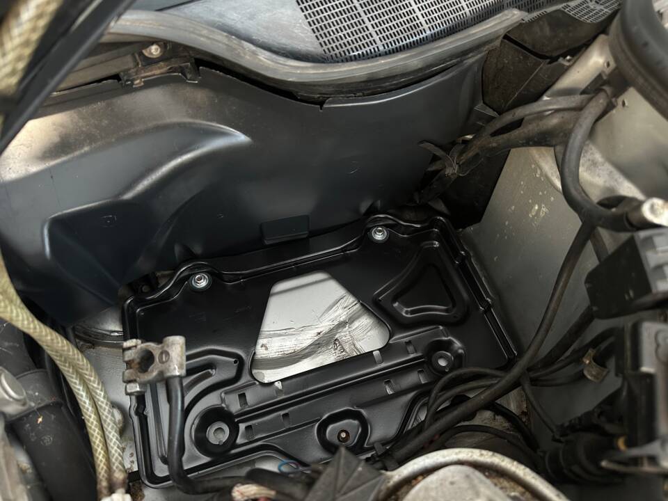 Immagine 36/49 di Mercedes-Benz 190 E (1990)