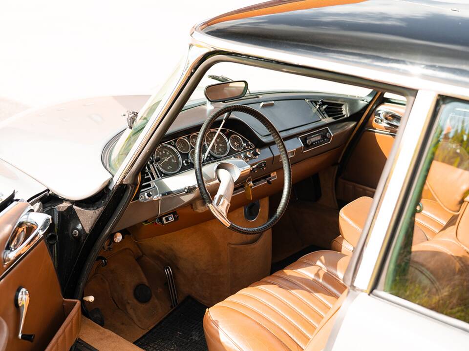 Bild 19/36 von Citroën DS 21 Pallas (1968)