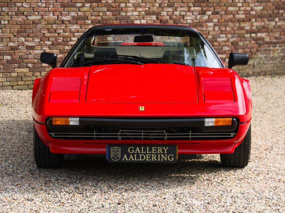 Image 14/50 de Ferrari 308 GTSi (1981)