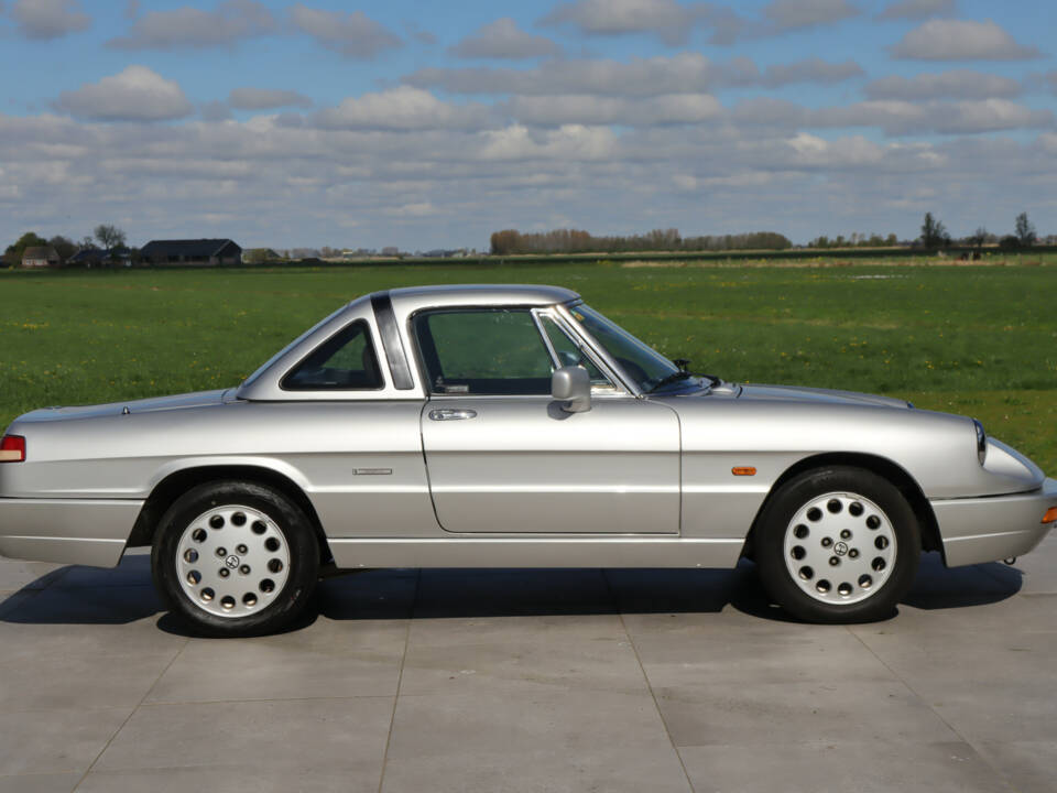 Image 21/50 of Alfa Romeo 2.0 Spider (1992)