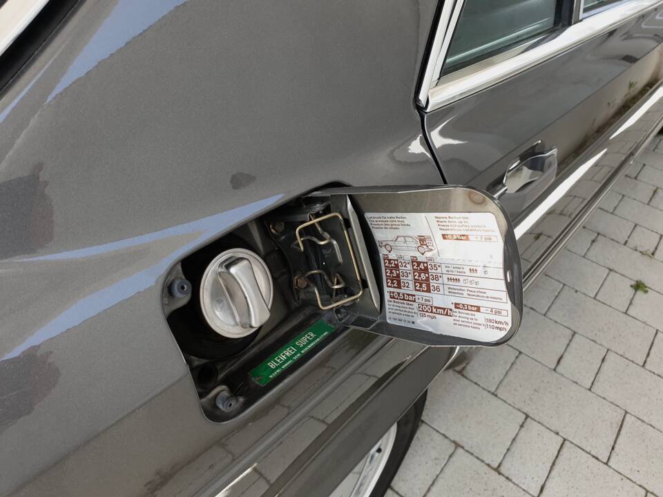 Image 18/18 de Mercedes-Benz 560 SEL (1986)