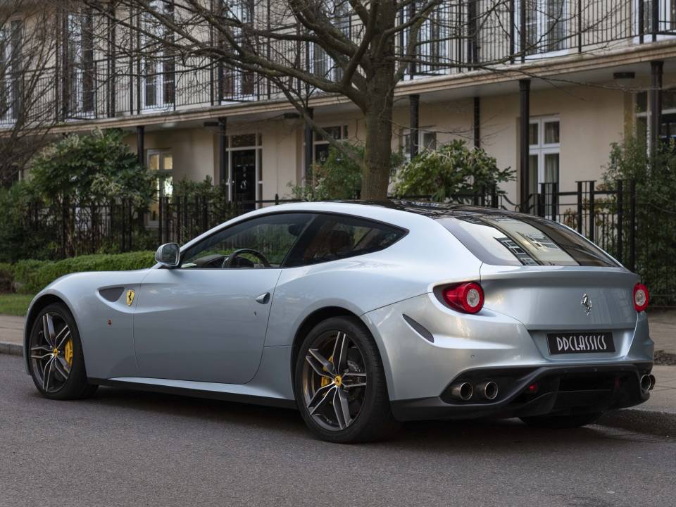 Image 4/32 of Ferrari FF (2015)