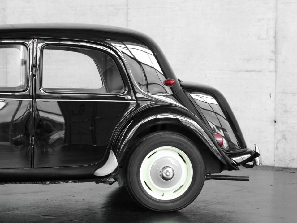 Image 13/50 of Citroën Traction Avant 11 BL (1953)