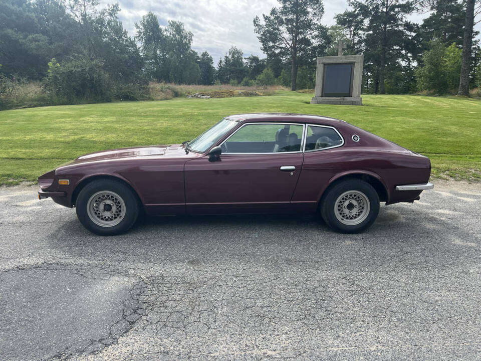 Image 8/8 of Datsun 260 Z (1976)