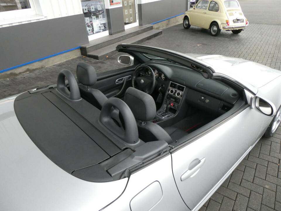 Bild 15/17 von Mercedes-Benz SLK 230 Kompressor (2003)