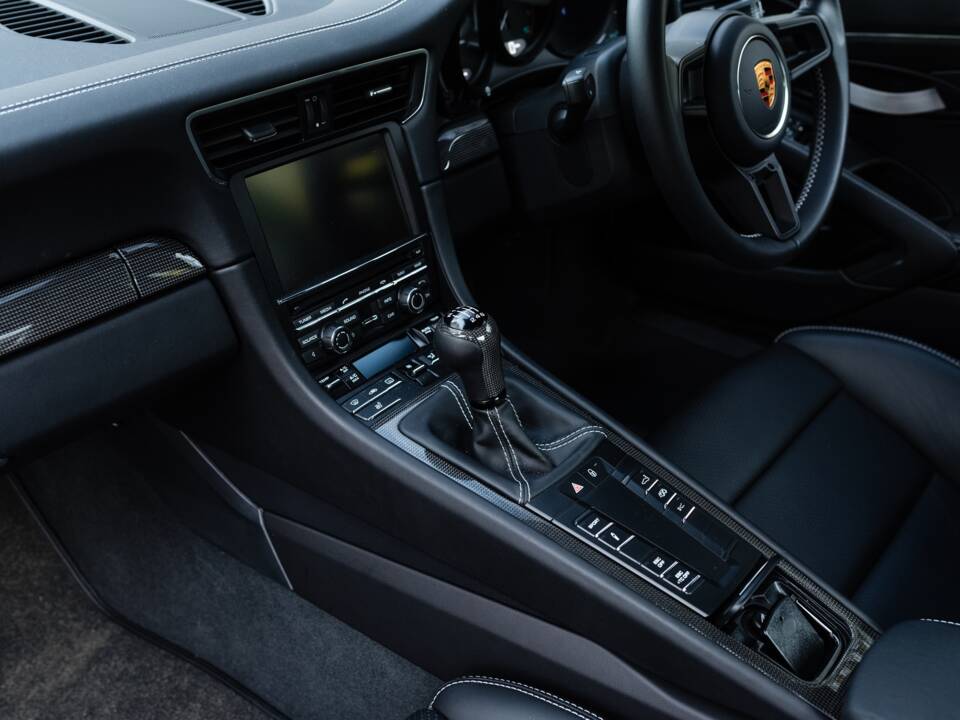 Image 27/42 of Porsche 911 R (2016)