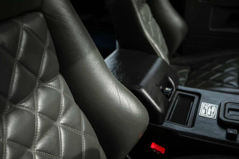 Image 17/50 of Land Rover Defender 90 "50th Anniversary" (1998)