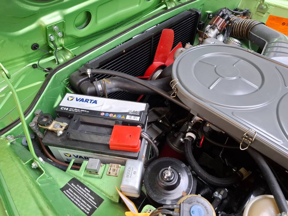 Image 19/43 of BMW 2,5 CS (1975)