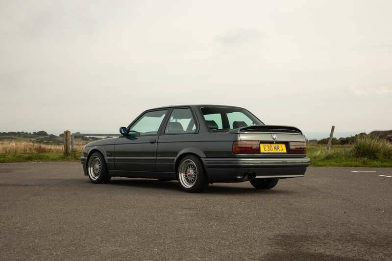 Image 9/50 of BMW 325i (1990)