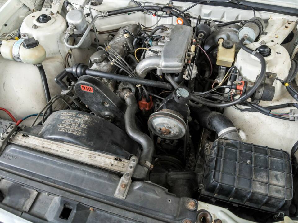 Image 39/50 de Volvo 740 (1984)