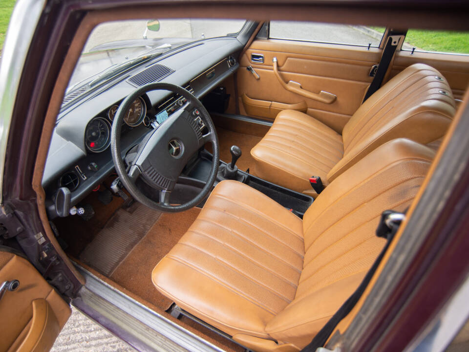 Bild 9/30 von Mercedes-Benz 200 (1974)