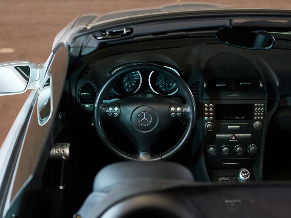 Image 29/32 of Mercedes-Benz SLK 200 Kompressor (2004)