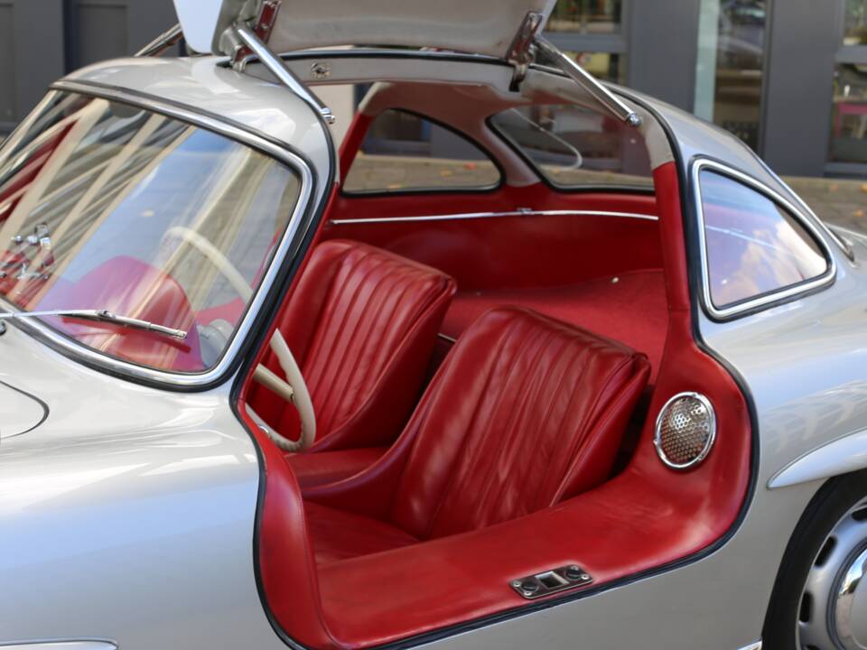 Image 19/37 of Mercedes-Benz 300 SL "Gullwing" (1954)